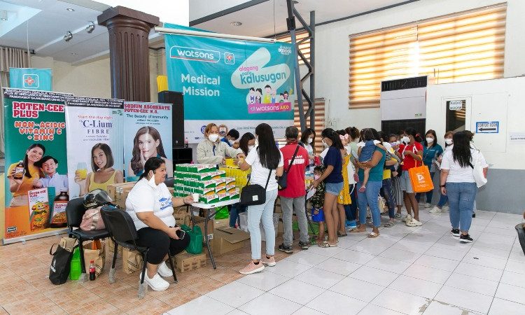 Watsons Holds a Medical Mission in Calamba, Laguna