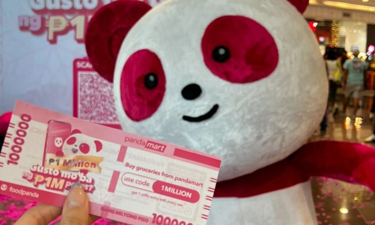 foodpanda Surprises Mall-Goers with Raining Pink Money
