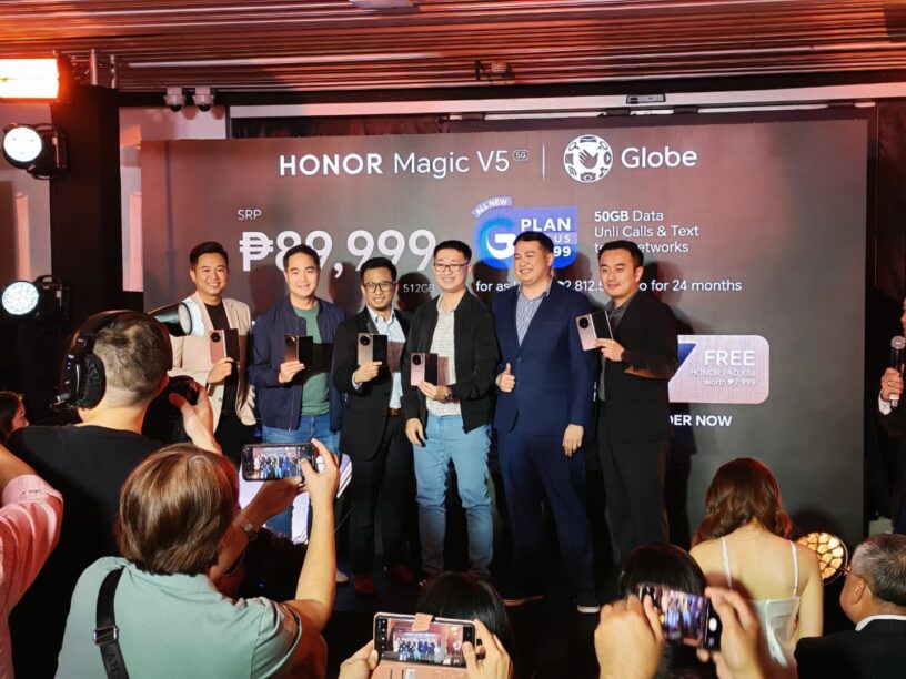 HONOR Magic V5